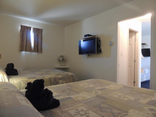100 Mile Motel & RV Park image 11