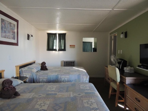 100 Mile Motel & RV Park image 17
