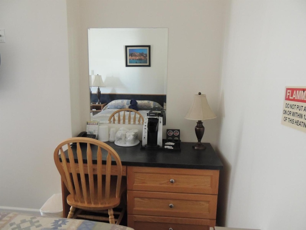 100 Mile Motel & RV Park Main image