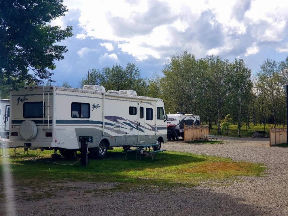 100 Mile Motel & RV Park Image 30