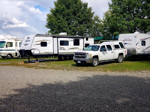 100 Mile Motel & RV Park image 32