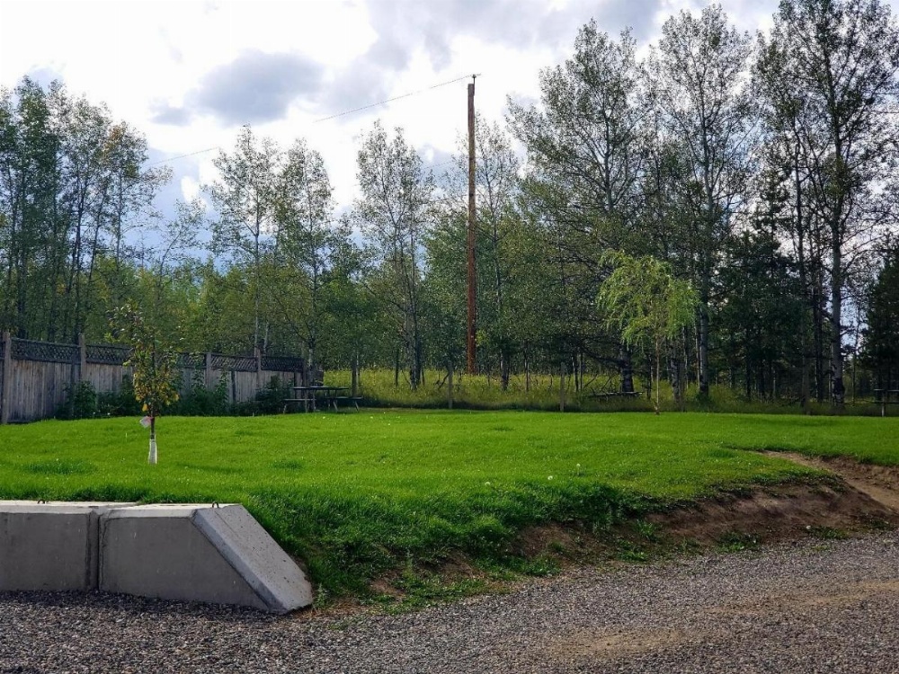 100 Mile Motel & RV Park Image 35