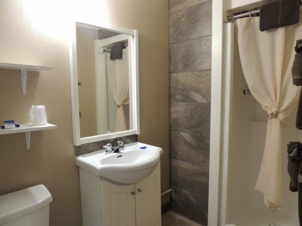 100 Mile Motel & RV Park Image 46